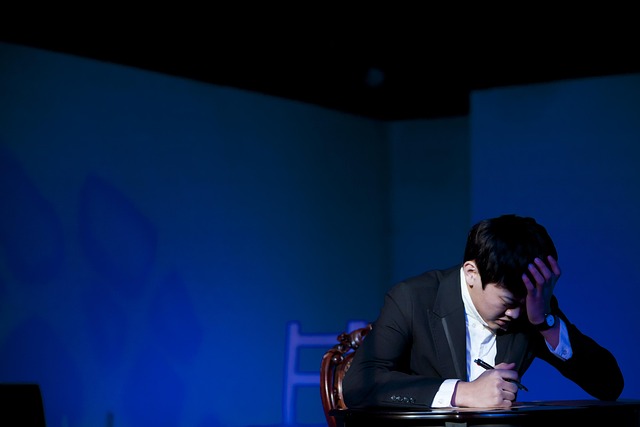 Gioco teatrale di costruzione del personaggio in tempo reale